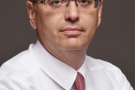 Лидер оренбургских коммунистов Максим Амелин потребовал остановить «оптимизацию» больниц в регионе