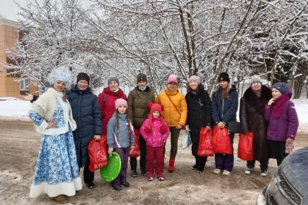 Московская область. Праздничные рабочие дни МК КПРФ - дарить радость детям