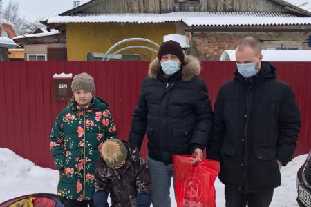 Московская область. Праздничные рабочие дни МК КПРФ - дарить радость детям