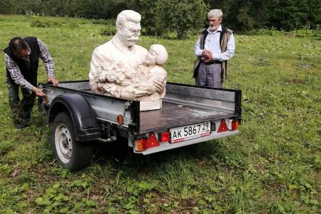 Архангельская область. Каргопольские коммунисты бьются за установку памятника Сталину в Парке воинской славы
