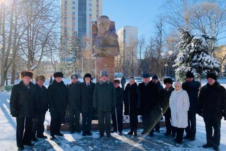 Подмосковные коммунисты отметили День Советской Армии и Военно-Морского флота