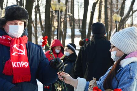 Коммунисты города Иваново провели митинг, посвященный 136-й годовщине со дня рождения М.В. Фрунзе