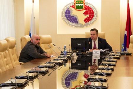 Депутаты фракции КПРФ в Заксобрании Приамурья задали вопросы губернатору региона Василию Орлову
