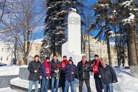 Подмосковные коммунисты отметили День Советской Армии и Военно-Морского флота