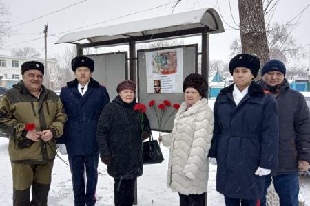 Коммунисты Калмыкии и их сторонники почтили память воинов-интернационалистов