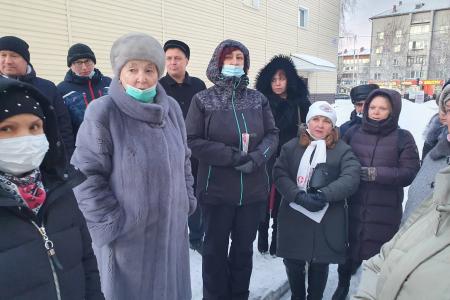 Тюменская область. Депутаты КПРФ защищают граждан, которых выселяют из квартир по решению суда