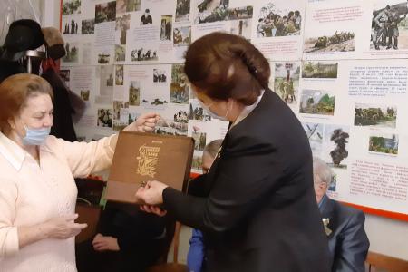 Депутаты фракции КПРФ Волгоградской облдумы поздравили жителей региона с Днем Победы в Сталинградской битве