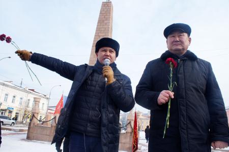 Республика Бурятия: Полиция не смогла сорвать митинг коммунистов