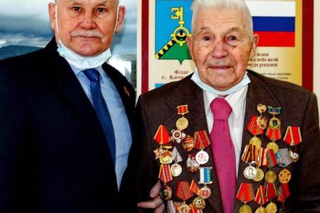 Свердловская область. Старейшему коммунисту исполнилось 99 лет
