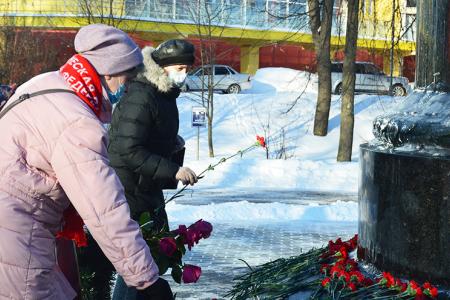 Коммунисты города Иваново провели митинг, посвященный 136-й годовщине со дня рождения М.В. Фрунзе