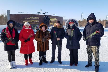 Ямало-Ненецкий автономный округ. Коммунисты отметили День Советской Армии и Военно-Морского Флота