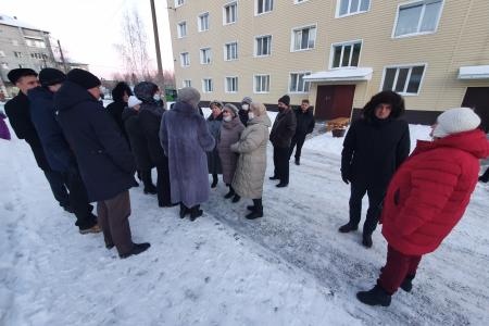 Тюменская область. Депутаты КПРФ защищают граждан, которых выселяют из квартир по решению суда