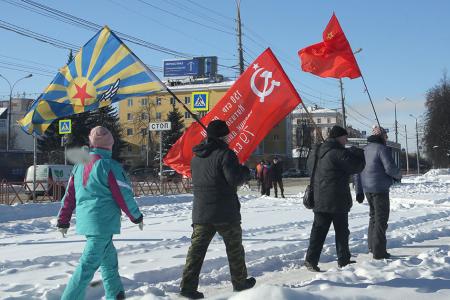 Ярославская область: Несмотря на угрозы правоохранителей и мороз ярославцы 23 февраля собрались на площади Труда