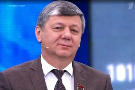 Дмитрий Новиков в эфире Первого канала пригласил к участию в акциях КПРФ 23 февраля
