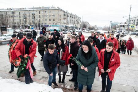 Кировская область. Коммунисты и комсомольцы возложили цветы к памятнику С.М. Кирову