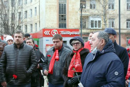 Коммунисты Воронежской области почтили память И.В. Сталина