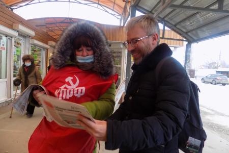 Воронеж. По поручению Сергея Гаврилова коммунисты Левобережного райкома КПРФ поздравили женщин-ветеранов с 8 Марта