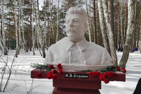 Коммунисты Тюмени почтили память И.В. Сталина