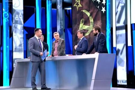 Дмитрий Новиков на Первом канале представил книгу Г.А. Зюганова, напомнив о вкладе КПРФ в борьбу с антисоветизмом и русофобией