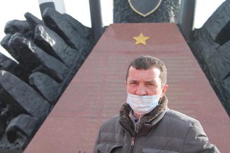 Коммунисты Пскова почтили память бойцов Шестой роты