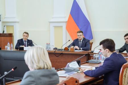 Лидер рязанских коммунистов Денис Сидоров принял участие во встрече Губернатора с руководителями фракций областной Думы