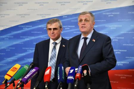 Н.В. Коломейцев и О.Н. Смолин выступили перед журналистами в Госдуме