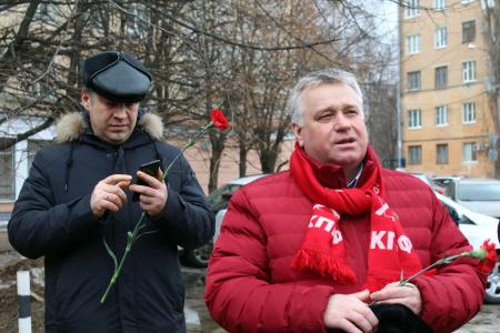 Коммунисты Воронежской области почтили память И.В. Сталина