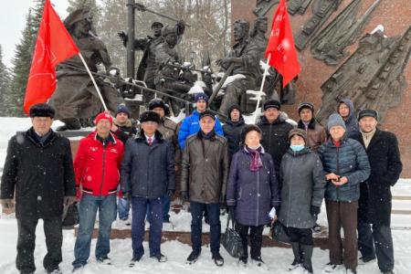 Башкирские коммунисты почтили память И.В. Сталина