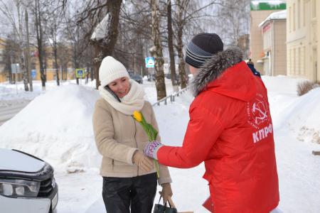 Коммунисты Пермского края поздравляют с Международным женским днем