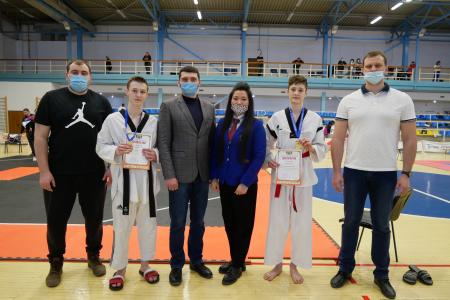 Тюменские комсомольцы поддержали участников Чемпионата области по Тхэквондо