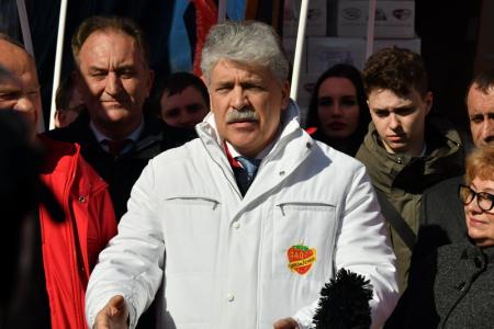 Г.А. Зюганов принял участие в отправке на Донбасс 91-го гуманитарного конвоя КПРФ