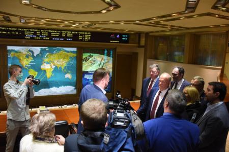 Лидер КПРФ Г.А. Зюганов посетил Центр управления полетами АО «ЦНИИмаш»