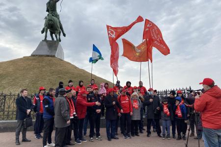 Коммунисты Башкирии дали старт уникальному марафону Уфа-Москва протяженностью 1300 км, приуроченному к XVIII съезду КПРФ