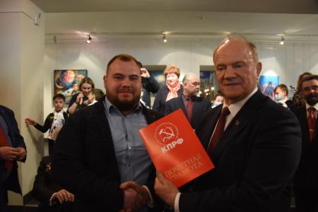 Лидер КПРФ Г.А. Зюганов посетил Центр управления полетами АО «ЦНИИмаш»