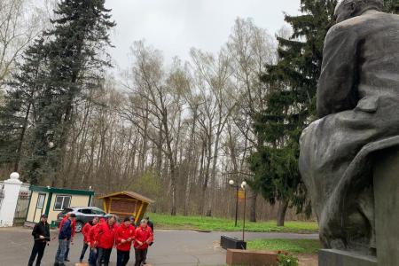 Дело Ленина в наших делах! Подмосковные коммунисты провели субботник в Горках Ленинских