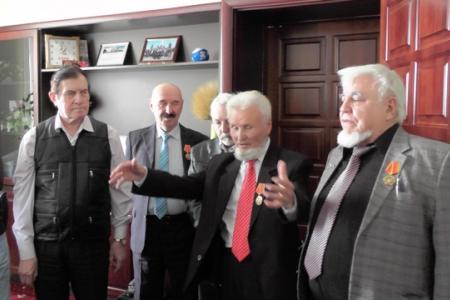 Лидер ставропольских коммунистов Виктор Гончаров организовал презентацию книги о Великой Отечественной войне