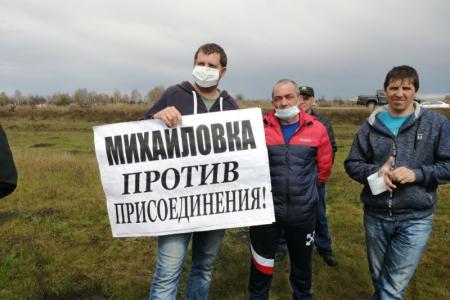 Саратовская область. Активисты КПРФ приняли участие в сходе граждан в селе Михайловка