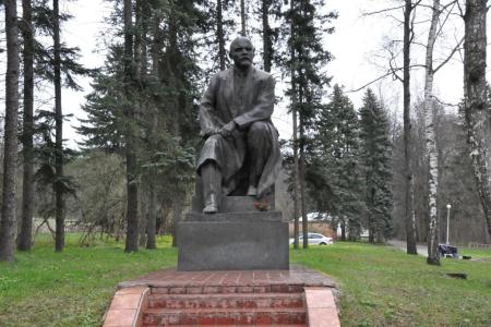 Дело Ленина в наших делах! Подмосковные коммунисты провели субботник в Горках Ленинских