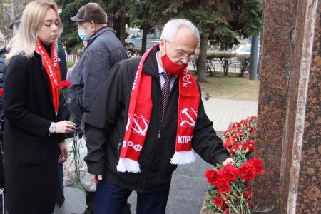 Ярославские коммунисты почтили память В. И. Ленина