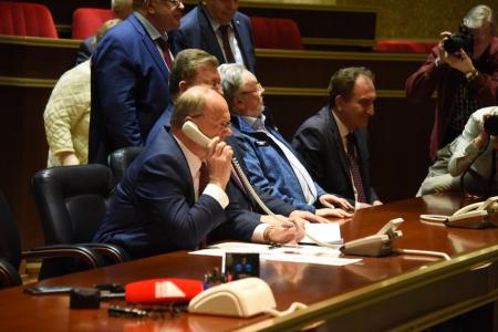 Лидер КПРФ Г.А. Зюганов посетил Центр управления полетами АО «ЦНИИмаш»
