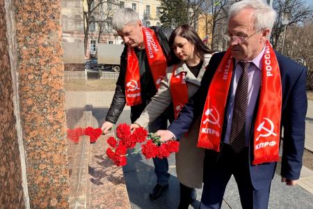 Ярославские коммунисты отметили День Космонавтики