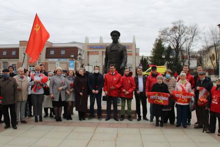 Брянские коммунисты отметили 60-летие первого полёта человека в космос