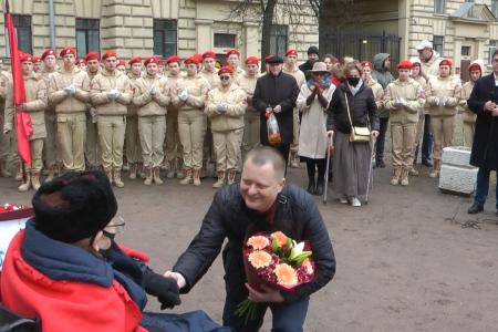 Коммунисты Санкт-Петербурга поздравили с юбилеем почетного члена Компартии А.И. Мозгового