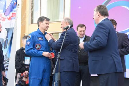Лидер КПРФ Г.А. Зюганов посетил Центр управления полетами АО «ЦНИИмаш»
