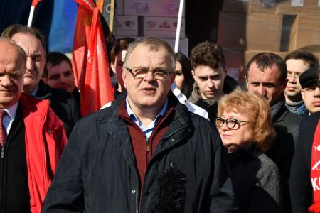 Г.А. Зюганов принял участие в отправке на Донбасс 91-го гуманитарного конвоя КПРФ