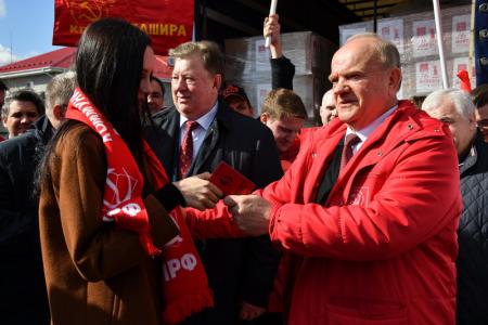 Г.А. Зюганов принял участие в отправке на Донбасс 91-го гуманитарного конвоя КПРФ
