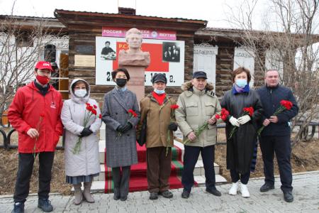 Якутские коммунисты достойно отметили день своей Республики