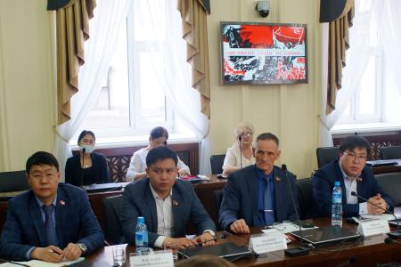 Бурятия. Депутаты-коммунисты провели научно-практическую конференцию "Великие люди истории"