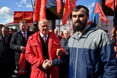 Г.А. Зюганов принял участие в отправке на Донбасс 91-го гуманитарного конвоя КПРФ