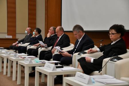 КПРФ в Госдуме провела парламентские слушания о законодательном регулировании в сфере здравоохранения
